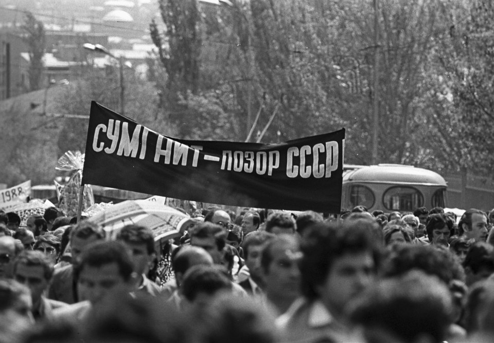 Սումգաիթյան ողբերգության առիթով հանրահավաք Երևանում, 1988 մարտի 8